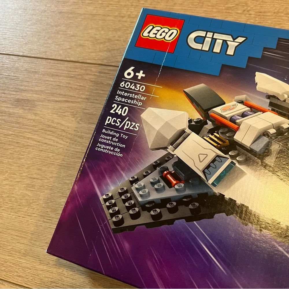 Lego City Interstellar Spaceship 60430 NEW IN BOX SEALED